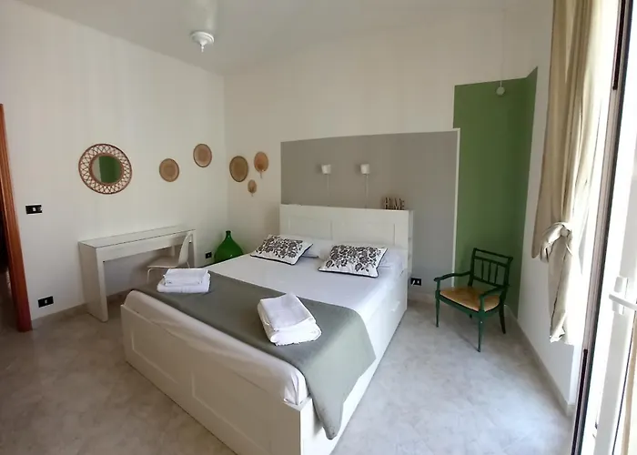 Vincesilhouse דירה מולה די בארי