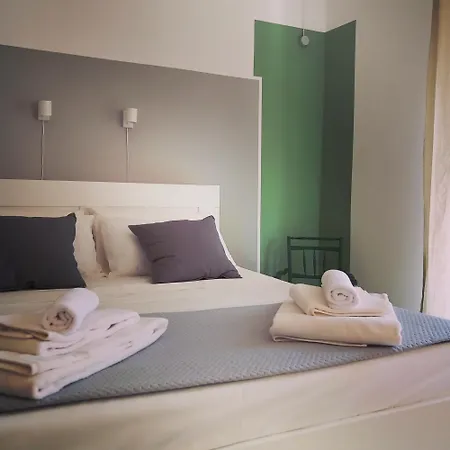 Vincesilhouse Apartment