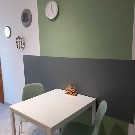 Vincesilhouse Apartment *
